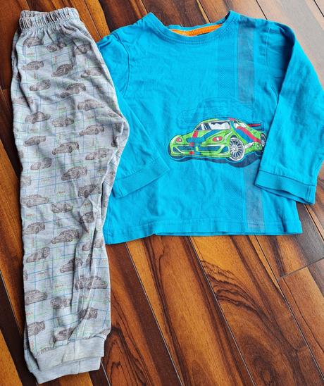 Pyzamko auticka 212, 104