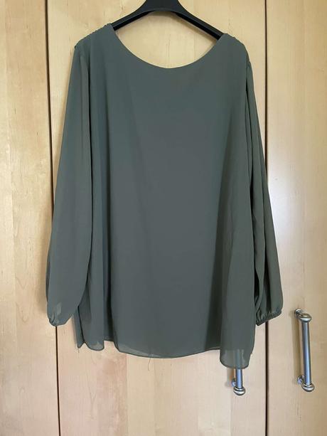 Dámska zelená blúzka vpredu plisovaná č.xxl, xxl