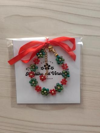 Náramok z korálok,