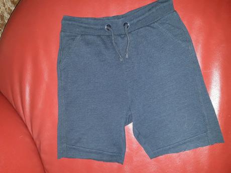 2 kraťasy, f&f,140