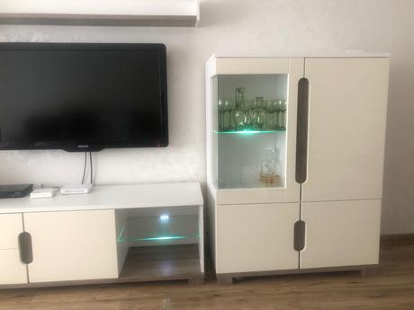 Obývacia stena s podsvietením,