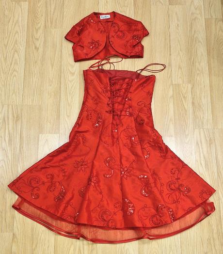 Spoločenské šaty, 38