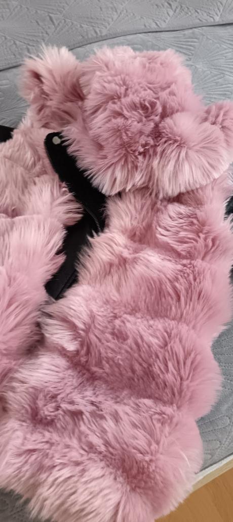 Luxusná ružová vesta, 152