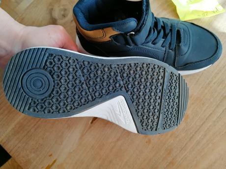 Vyssie tenisky s. p. r. a. n. d. i, 31