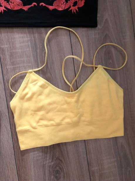 4 ks športových podprseniek, m