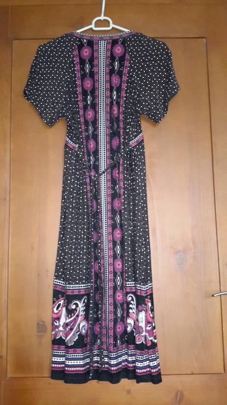 Zaujímavé šaty, m