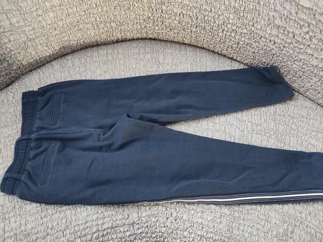 Predám chlapč. 2 teplákové nohavice veľk. 122, alive,122