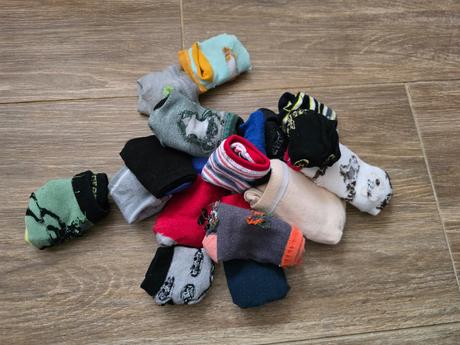 Rôzne ponožky, 25