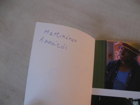 Knižka - violetta - nič ma nezastaví, 