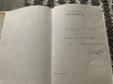 Strieborná kniha rozprávok-vyd.1990, 