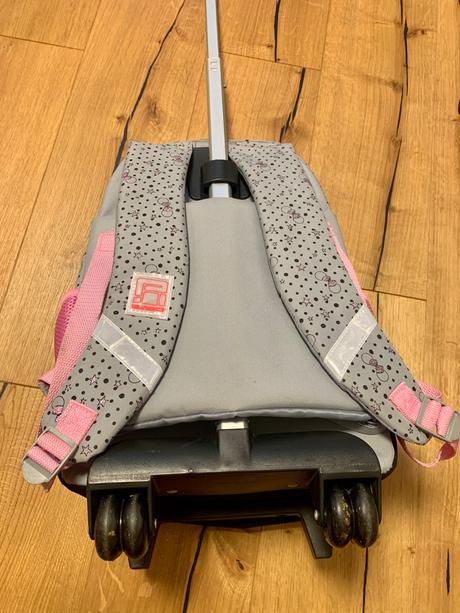 Školský vak na kolieskach,