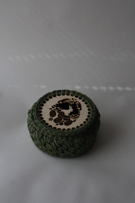 Háčkovaný košík veľkonočný, 