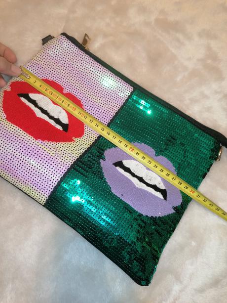 Nová listová kabelka flitrova, 