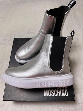 Kožené strieborné workery zn. love moschino, moschino,39