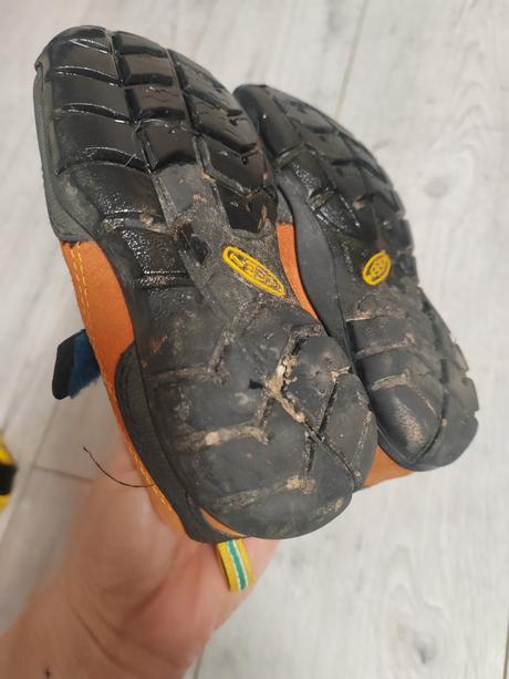 Turisticke topanky keen jasper 25/26, 25