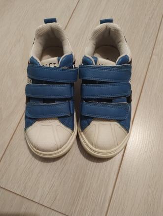 Tenisky, 26