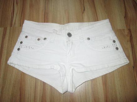 Šortky, s