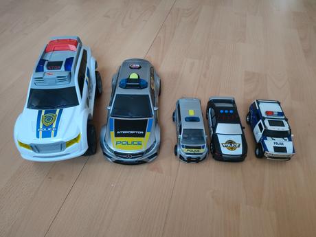 Policajné autá,
