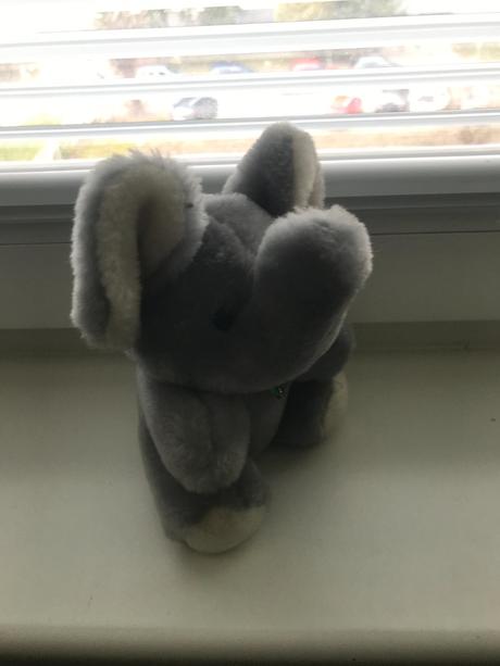Slonik plysovy 18 cm výška,