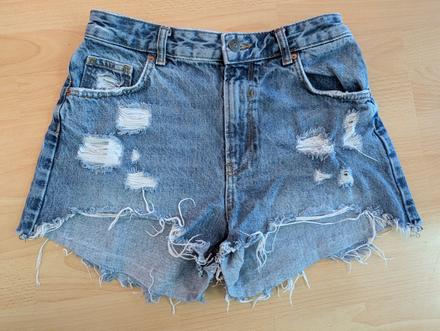 Kraťasy, bershka,s