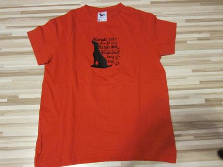 Tričko s madarskym napisom, 158
