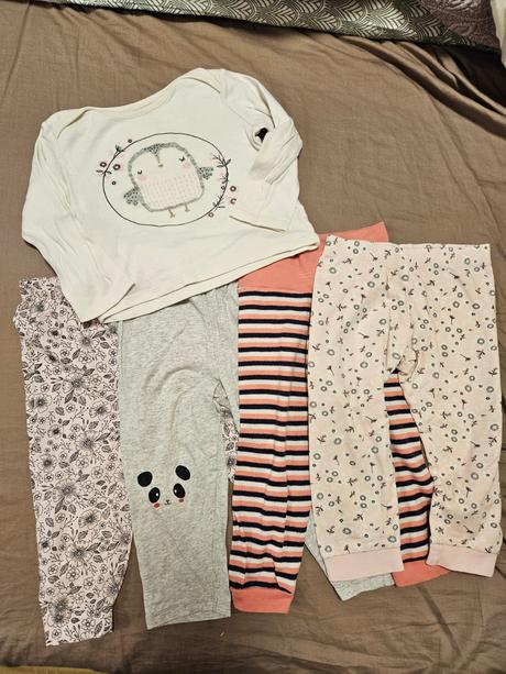 Pyžamové nohavice spolu, 92