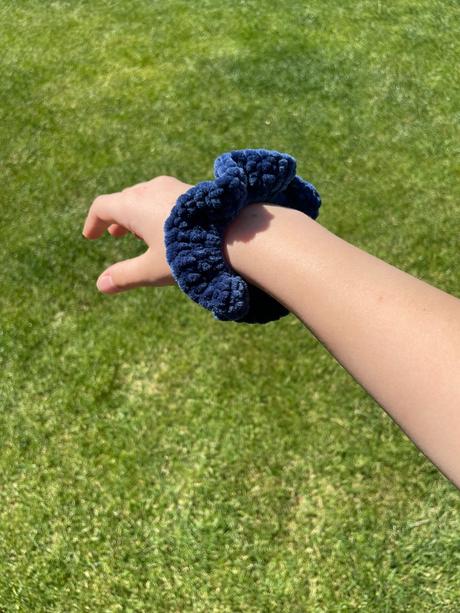 Predám ručne uháčkované farebné scrunchies, 