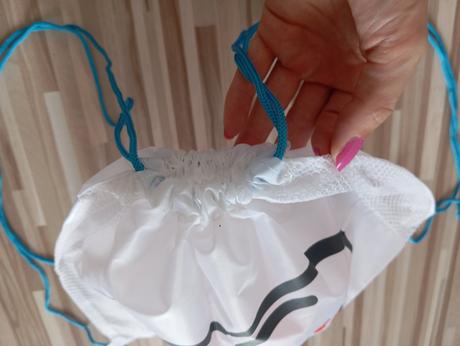 Kinder surprise vrecko na prezúvky batoh,