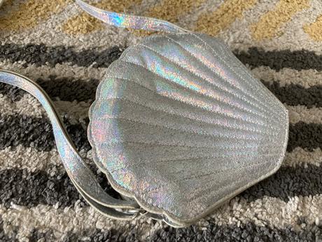 Mušlová strieborná kabelka, takko