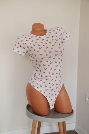 Biele kvietkované body, s, s