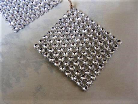 Spoločenské náušnice,