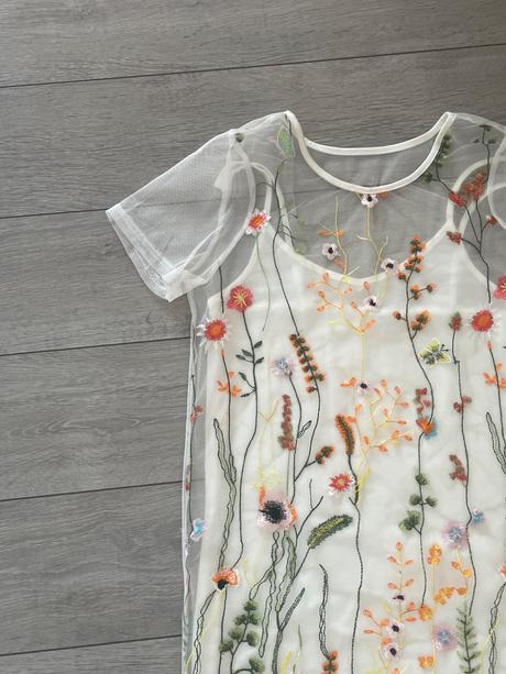 Kvietkované biele šaty, gate,s