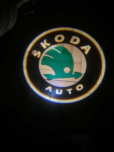Projektory svetlá do dverí do auta s logom,