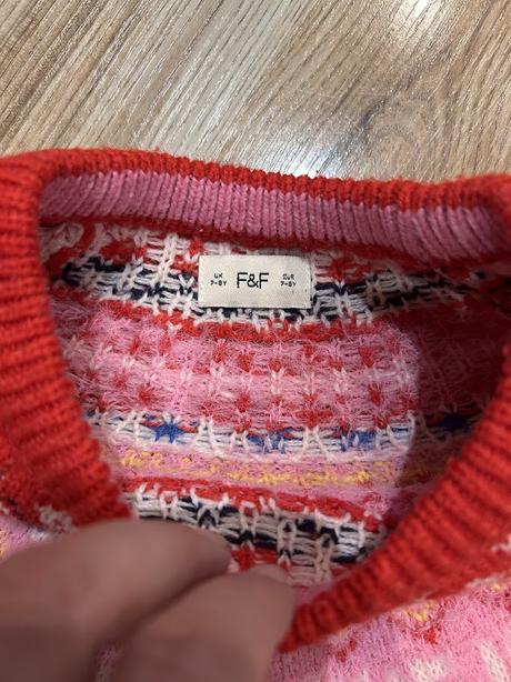 Teplý svetrík so zimným motívom, f&f,128