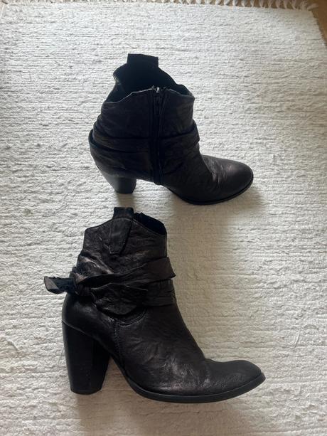 Kotnikove kožené topánky, 36