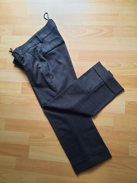 Dámske elegantné 3/4 nohavice, 36