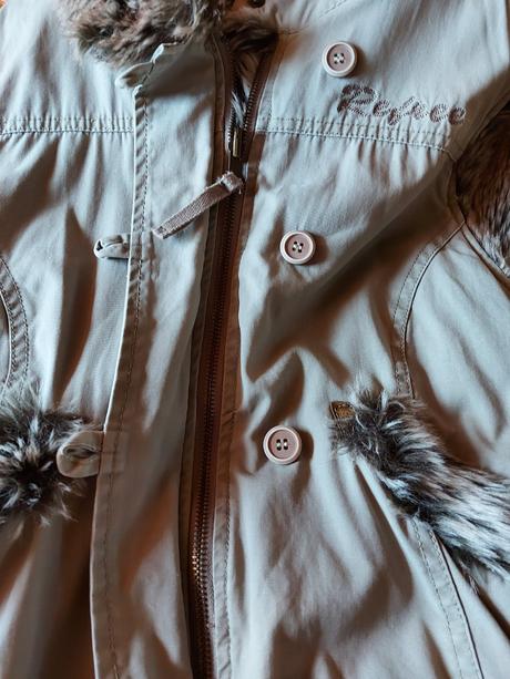 Vesta s kožušinou a kapucňou refree, refree,s