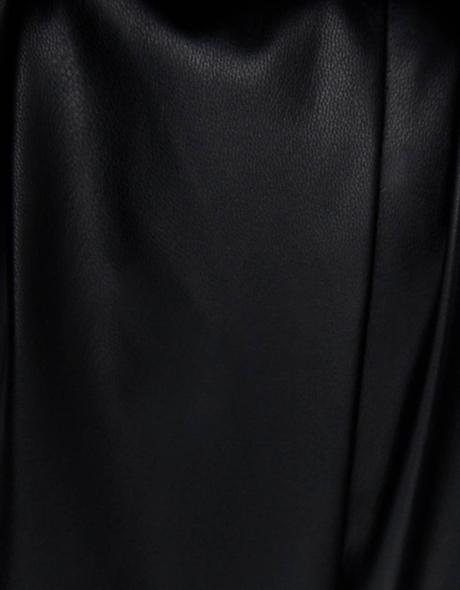 Čierny kožený overal s volánmi bershka (24), bershka,xs