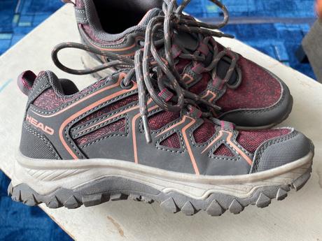 Parádne outdoorové tenisky head, 33