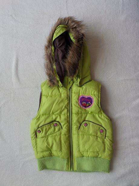 Dievčenská vesta, 104