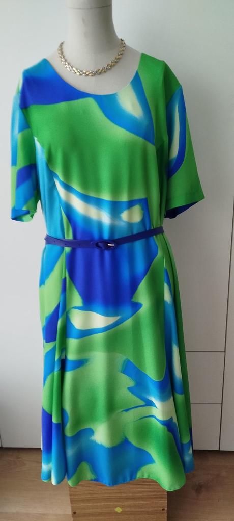 Šaty spoločenské, 48