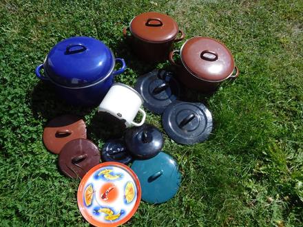 Staré smaltované pokrievky +hrnce na ďalšiu tvorbu, 