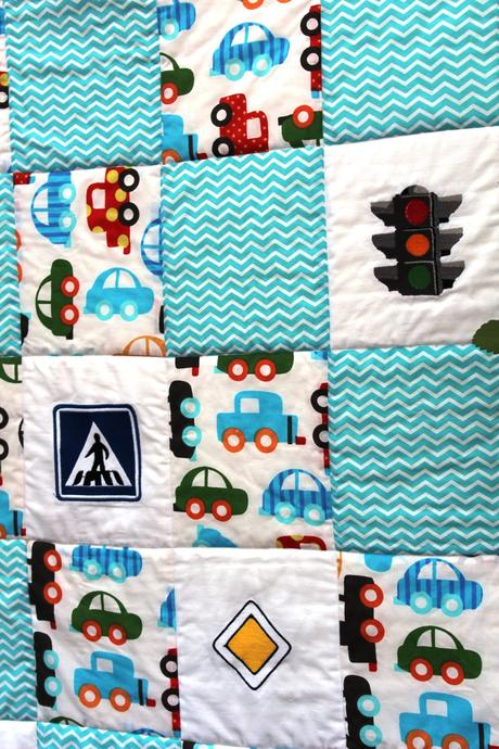 Detská  patchwork prikrývka autíčka, 