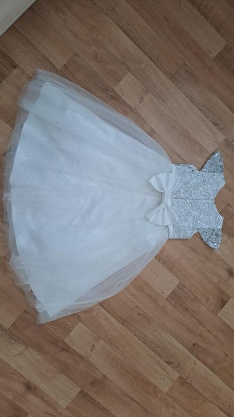 Šaty na 1.sv.prijímanie, 152