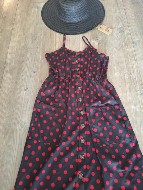 Letne saty red dot, m / s
