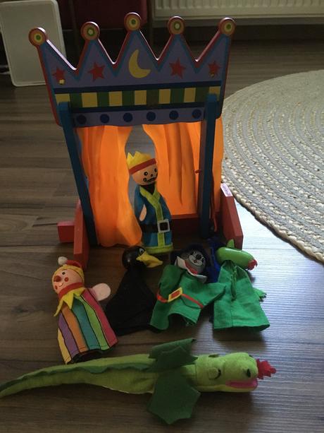 Drevené divadlo a manusky, 