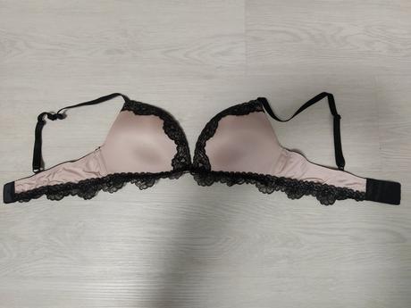 Pohodlná podprsenka.vel.40 / len vypratu/, h&m,m