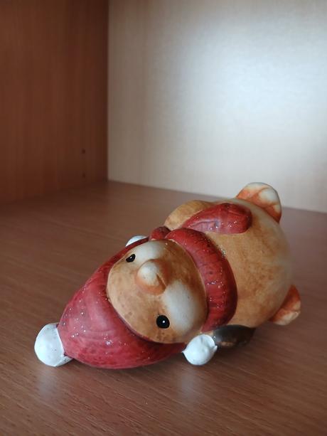 Keramický vtáčik s čiapkou a šálom 10 cm,