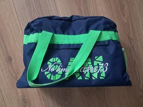 Väčšia taška sam, 