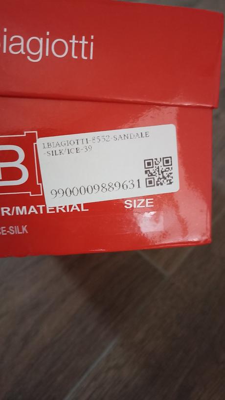 Laura biagotti sandálky c.39, 39